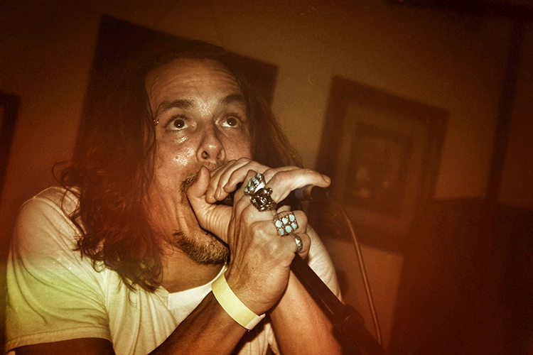 Blue singing with Sin City Gamblers