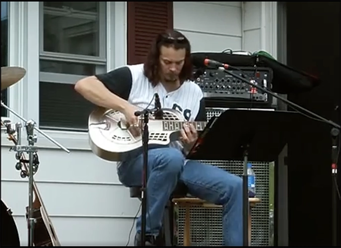 Screencap from 15minShow.